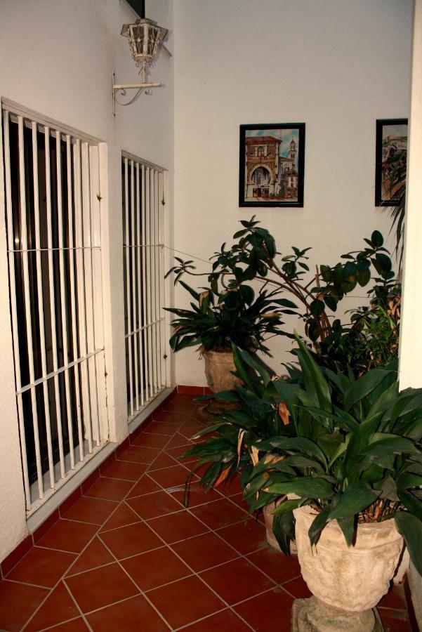 Pension Reina Josefina Santa Fe  Bagian luar foto